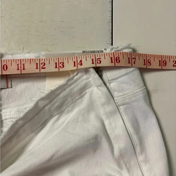 BDG Urban Outfitters Jeans Size 34 Ruched Dipped V Flare White Stretch Denim New - Picture 3 of 9